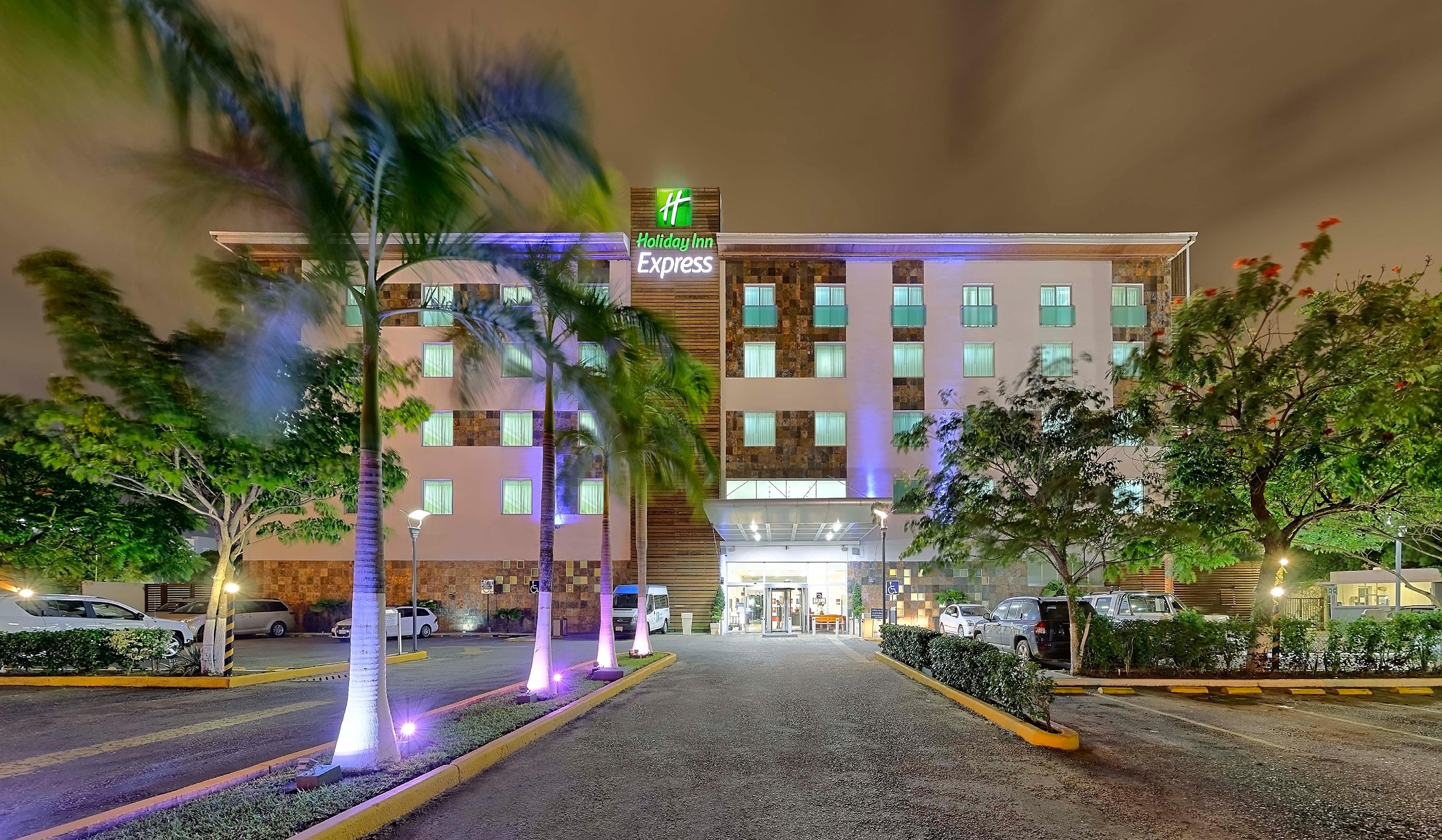 Holiday Inn Express Villahermosa By Ihg Exterior foto